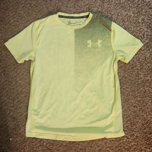 Boys under armour tee